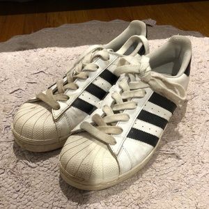 Adidas superstar sneaker size 8